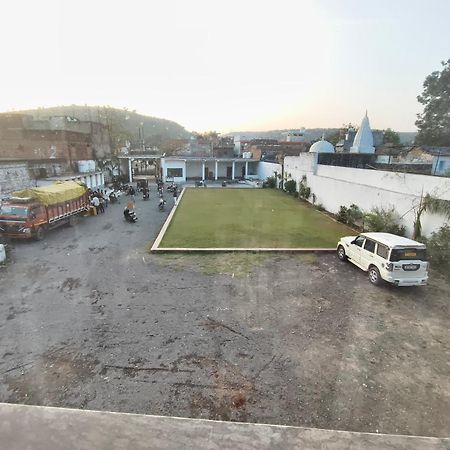 Hotel Modi Palace, Chanderi Mp ภายนอก รูปภาพ