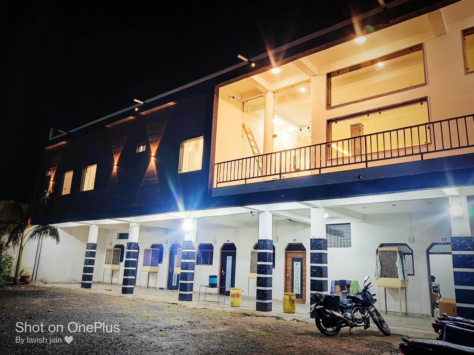Hotel Modi Palace, Chanderi Mp ภายนอก รูปภาพ