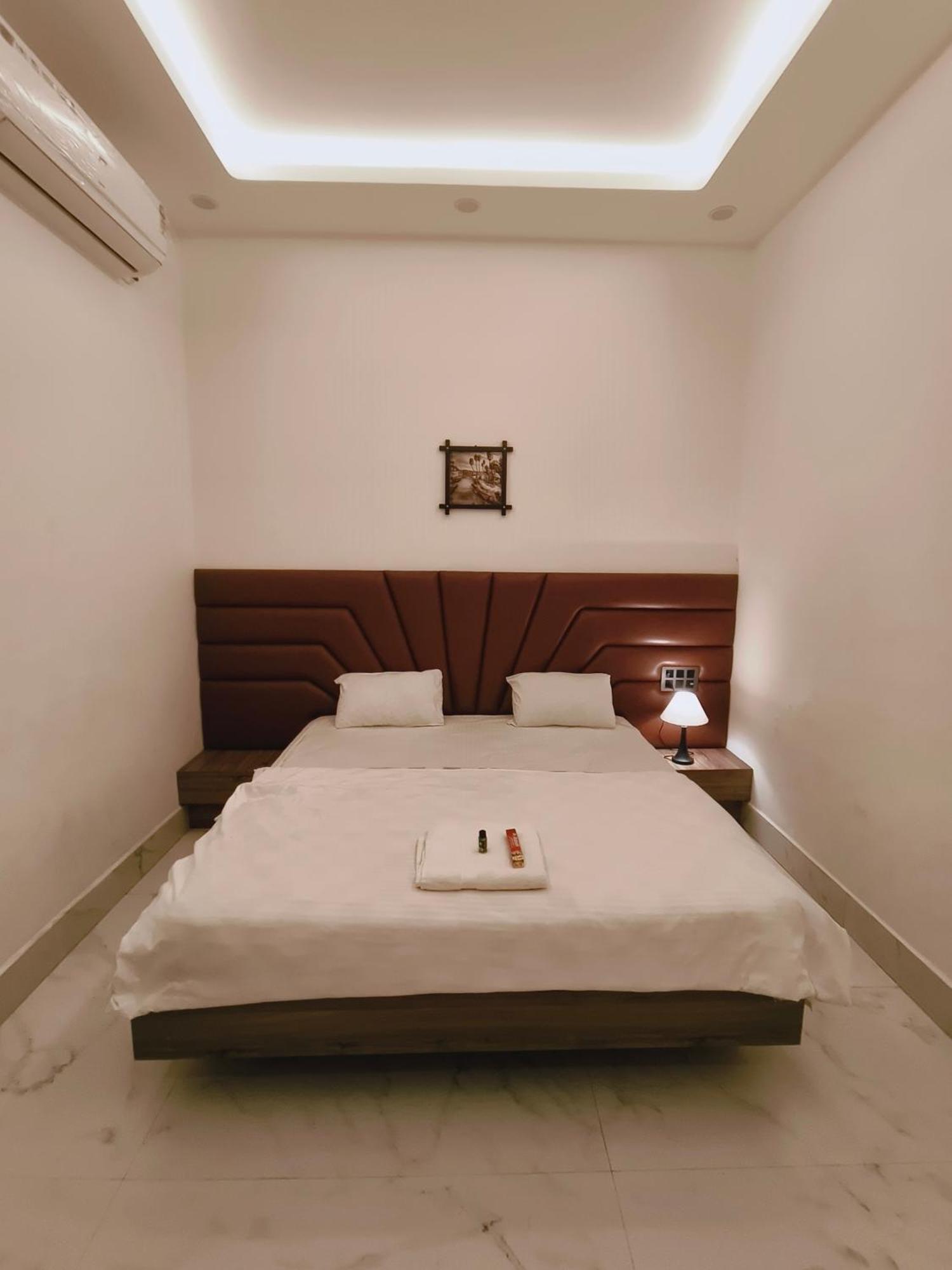 Hotel Modi Palace, Chanderi Mp ภายนอก รูปภาพ