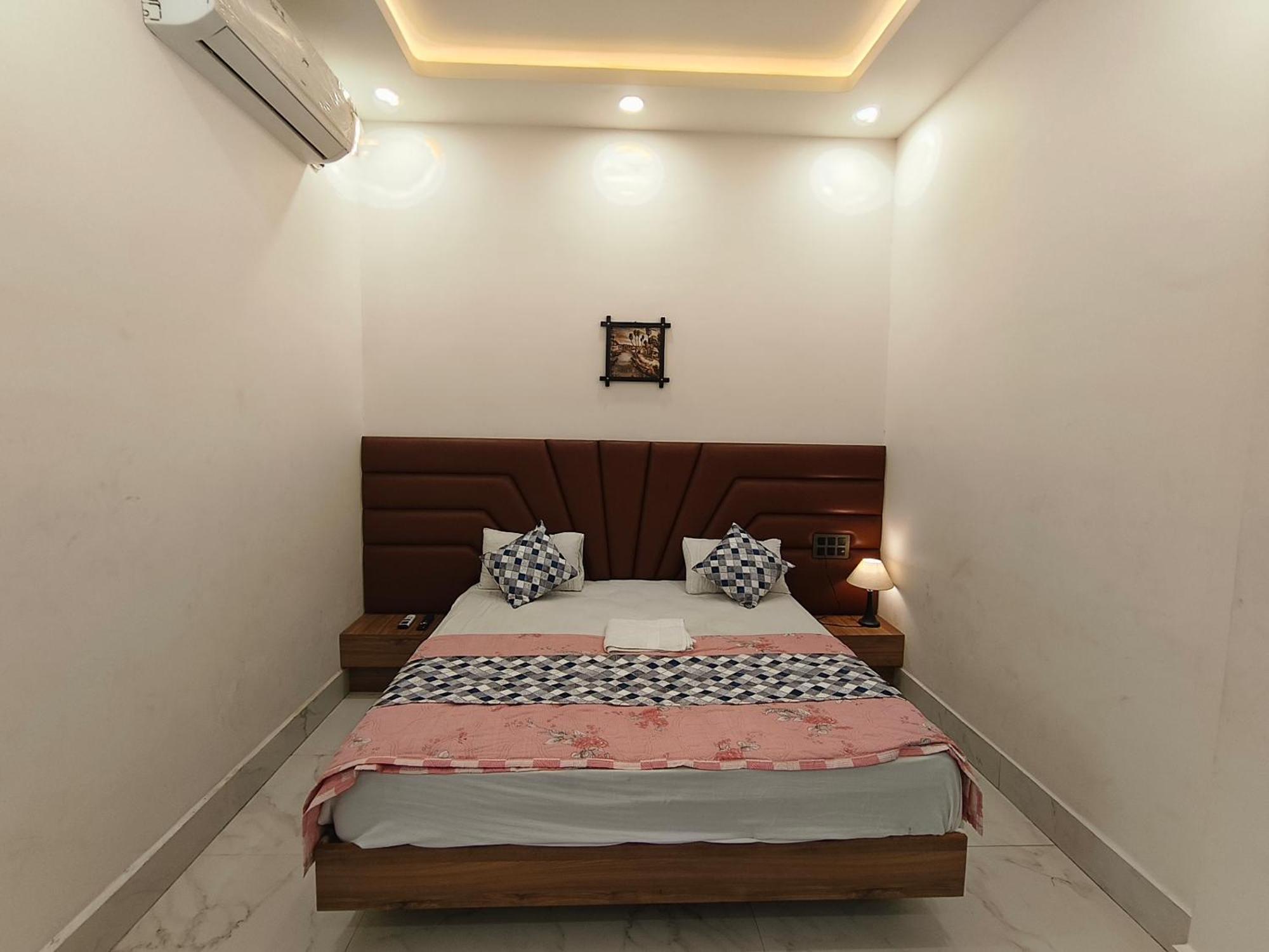 Hotel Modi Palace, Chanderi Mp ภายนอก รูปภาพ