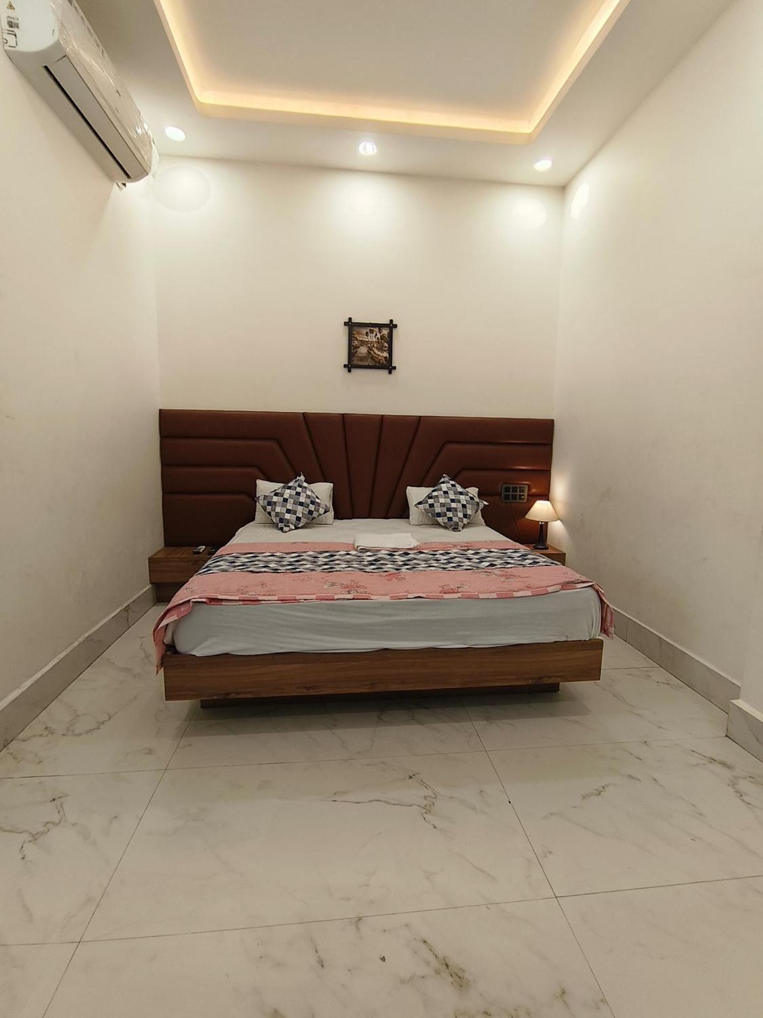 Hotel Modi Palace, Chanderi Mp ภายนอก รูปภาพ