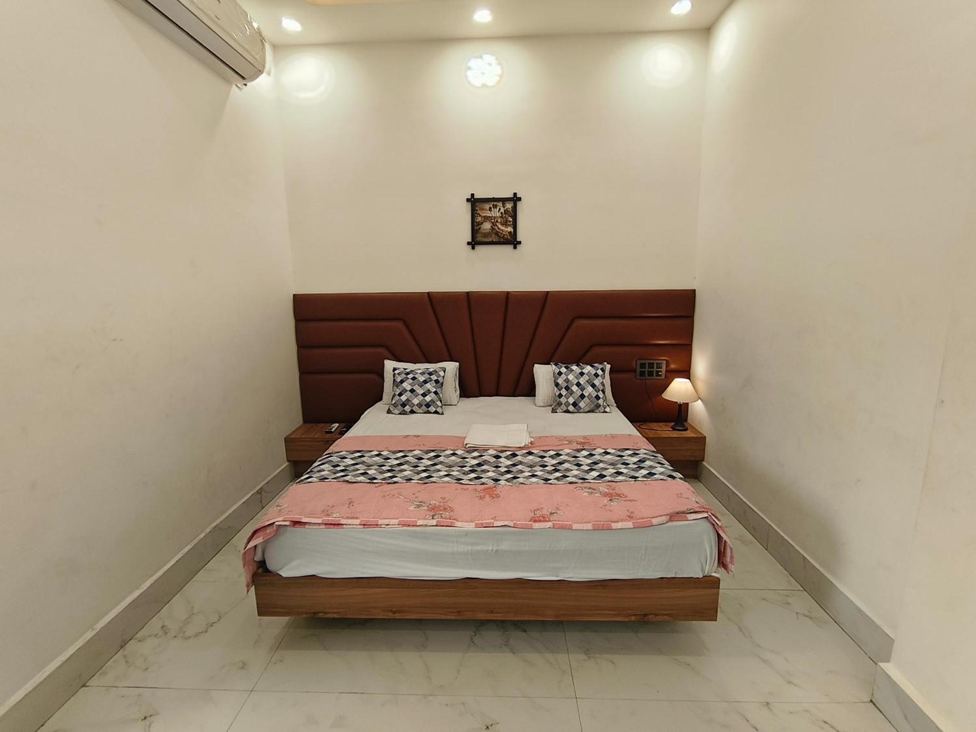 Hotel Modi Palace, Chanderi Mp ภายนอก รูปภาพ