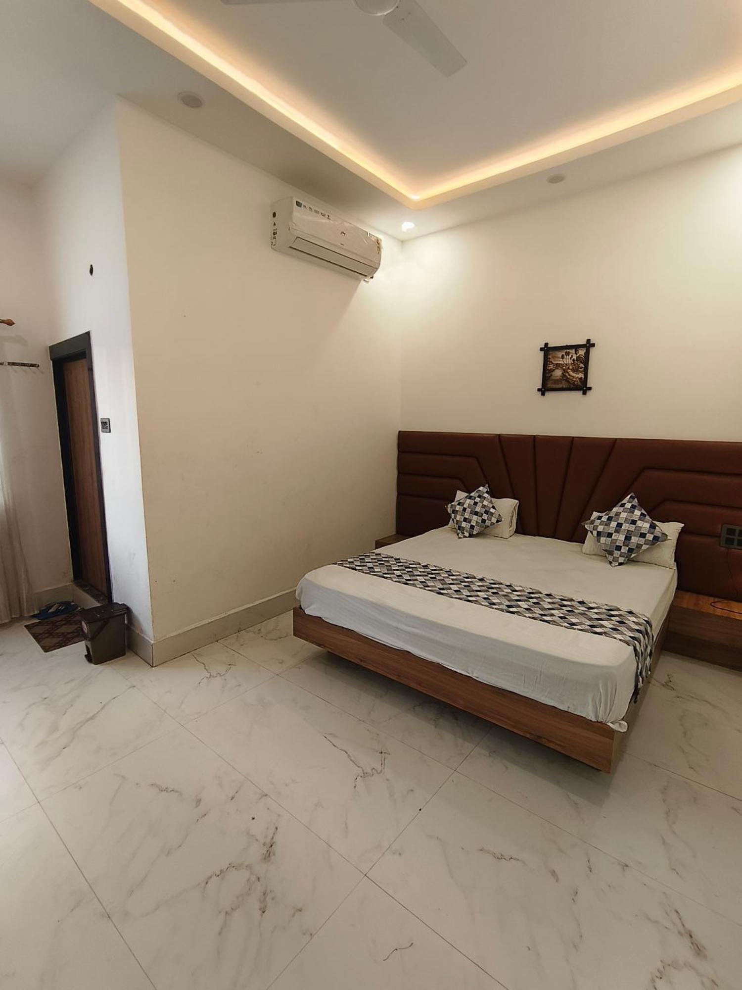 Hotel Modi Palace, Chanderi Mp ภายนอก รูปภาพ