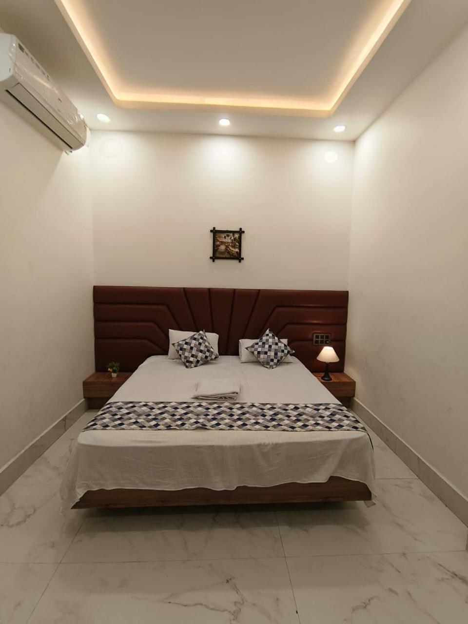 Hotel Modi Palace, Chanderi Mp ภายนอก รูปภาพ
